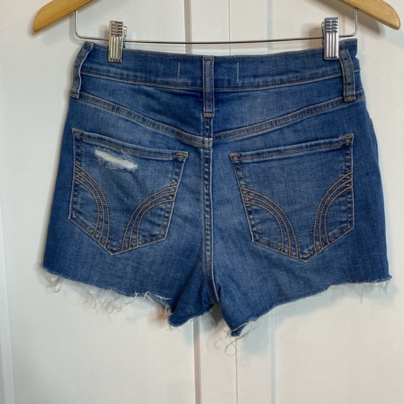 Hollister | High Rise Distressed denim blue Jean short - w28 - Picture 3 of 4